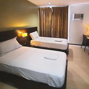 Lorenzzo Suites Hotel Makati